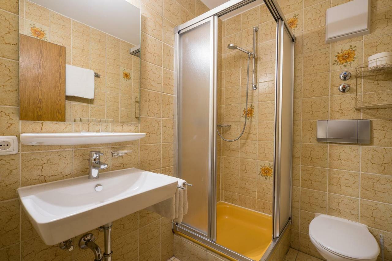Inn Gaestehaus Carola